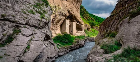 Забронировать экскурсию к Ушкалойским башням-близнецам